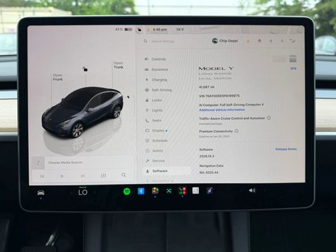 Used 2023 Tesla Model Y Long Range AWD/4WD image 27
