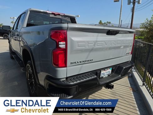 Used 2025 Chevrolet Silverado 1500 ZR2 w/ Technology Package AWD/4WD image 3