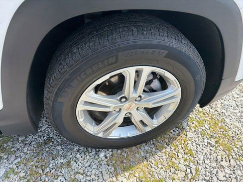 Used 2024 GMC Terrain SLE image 16