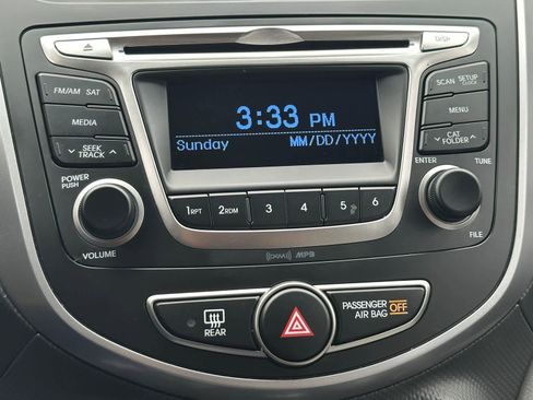 Used 2016 Hyundai Accent SE FWD image 21