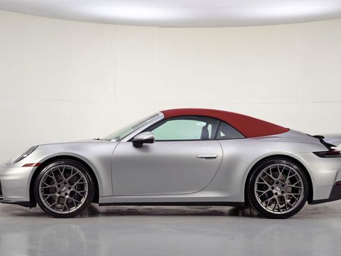 Used 2025 Porsche 911 Carrera RWD image 9