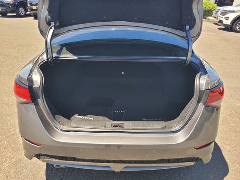 Certified 2022 Nissan Sentra SR FWD image 11