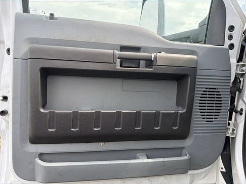 Used 2022 Ford F750 2WD Regular Cab Super Duty image 17