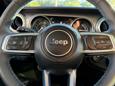 Used 2023 Jeep Wrangler Unlimited Rubicon 4xe image 50