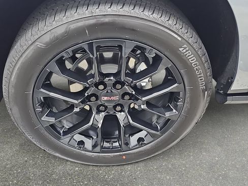 Used 2026 GMC Yukon XL Denali w/ Sun & Power Step Package AWD/4WD image 34