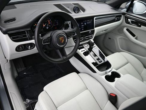 Used 2022 Porsche Macan image 4