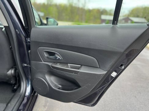 Used 2016 Chevrolet Cruze LT FWD image 35