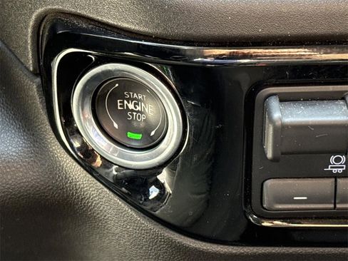 Used 2025 Chevrolet Silverado 1500 LT image 16