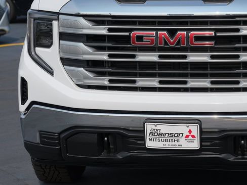 Used 2022 GMC Sierra 1500 SLE AWD/4WD image 9