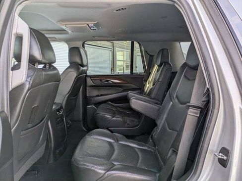 Used 2018 Cadillac Escalade Premium Luxury AWD/4WD image 14