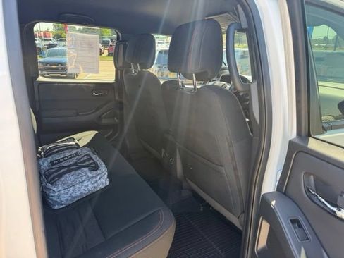 Used 2023 Nissan Frontier PRO-4X w/ Pro Convenience Package AWD/4WD image 17