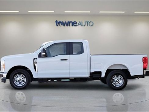 Used 2023 Ford F250 XL w/ XL Chrome Package image 4