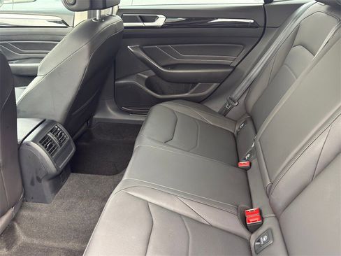 Used 2021 Volkswagen Arteon SE w/ Arteon MDO Package image 29