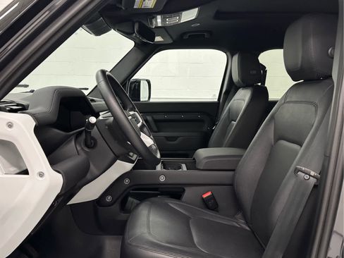 Used 2024 Land Rover Defender 110 S image 11