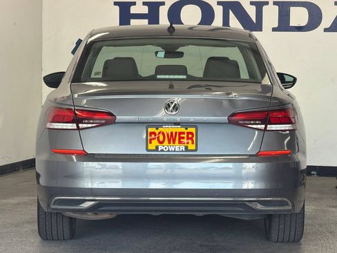 Used 2021 Volkswagen Passat 2.0T SE FWD image 4