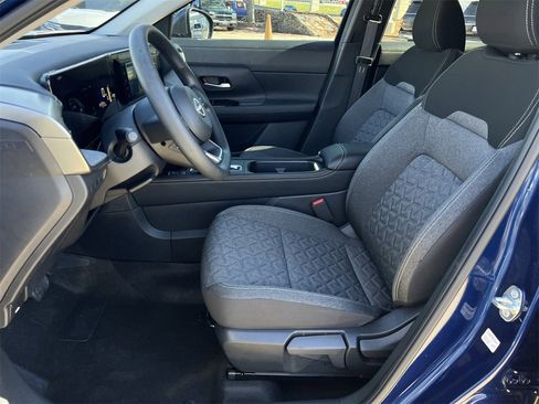 Certified 2025 Nissan Kicks SV w/ SV Premium Package image 21