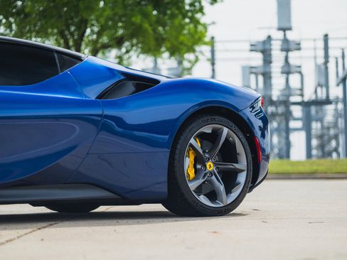 Used 2022 Ferrari SF90 Stradale AWD/4WD image 12