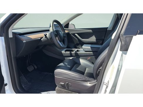 Used 2021 Tesla Model Y Long Range AWD/4WD image 10
