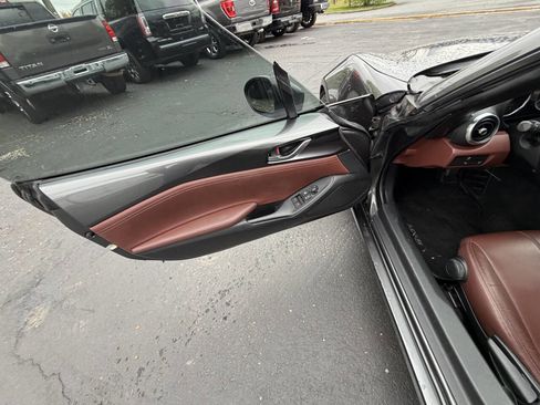 Used 2018 MAZDA MX-5 Miata RF Grand Touring RWD image 9
