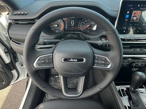 New 2026 Jeep Compass Limited image 18