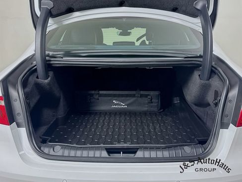 Used 2020 Jaguar XF S image 33