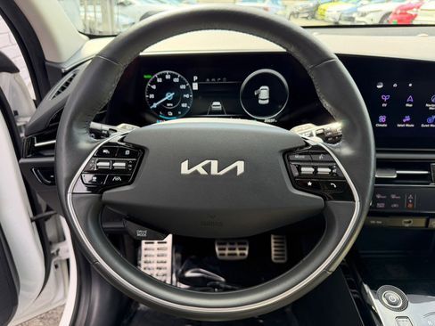 Used 2023 Kia Niro Wave image 13