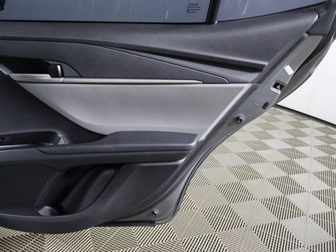 Used 2025 Toyota Camry SE w/ Convenience Package image 24