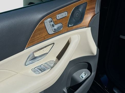 Used 2020 Mercedes-Benz GLS 450 4MATIC image 25