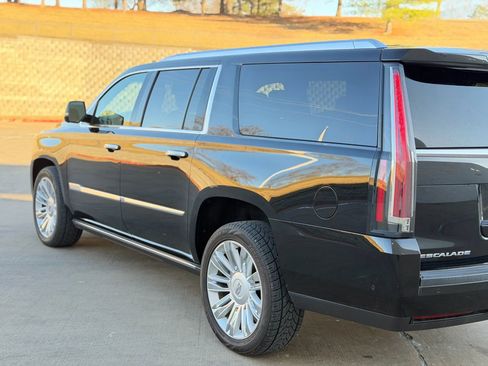 Used 2018 Cadillac Escalade ESV Platinum image 5