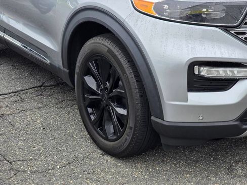 Used 2023 Ford Explorer Limited AWD/4WD image 16