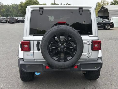 Used 2024 Jeep Wrangler Unlimited Sahara AWD/4WD image 4