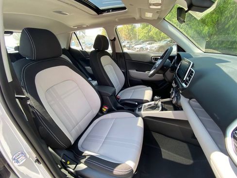 New 2026 Hyundai Venue SEL FWD image 40