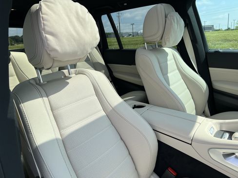 New 2026 Mercedes-Benz GLS 580 4MATIC image 21