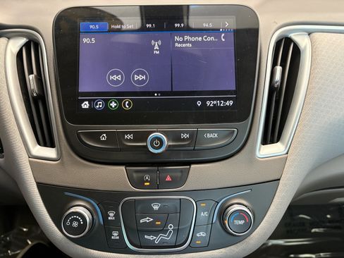 Used 2020 Chevrolet Malibu LS FWD image 12