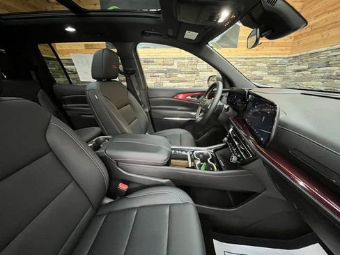 Used 2025 Chevrolet Traverse Z71 w/ Driver Confidence Package AWD/4WD image 14
