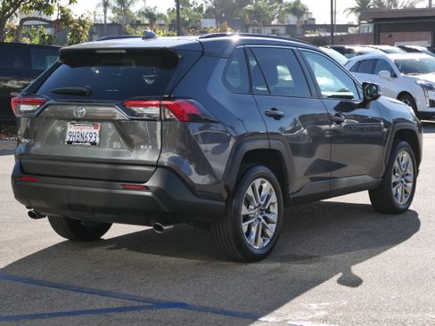 Used 2023 Toyota RAV4 XLE Premium FWD image 5