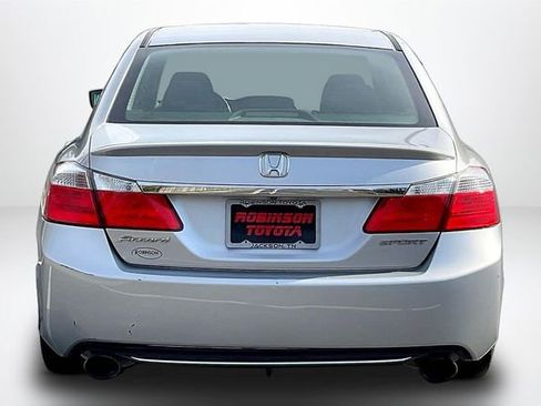 Used 2015 Honda Accord Sport image 4