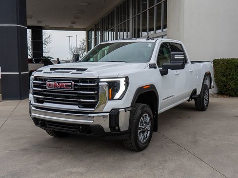 Used 2024 GMC Sierra 3500 SLE w/ SLE Convenience Package image 3