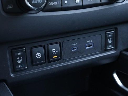 Certified 2025 Nissan Frontier SV w/ SV Convenience Package RWD image 14