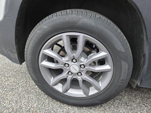 Used 2024 GMC Terrain SLT image 4