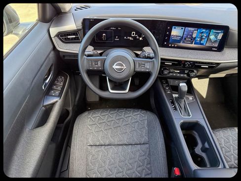 New 2026 Nissan Kicks SV image 28