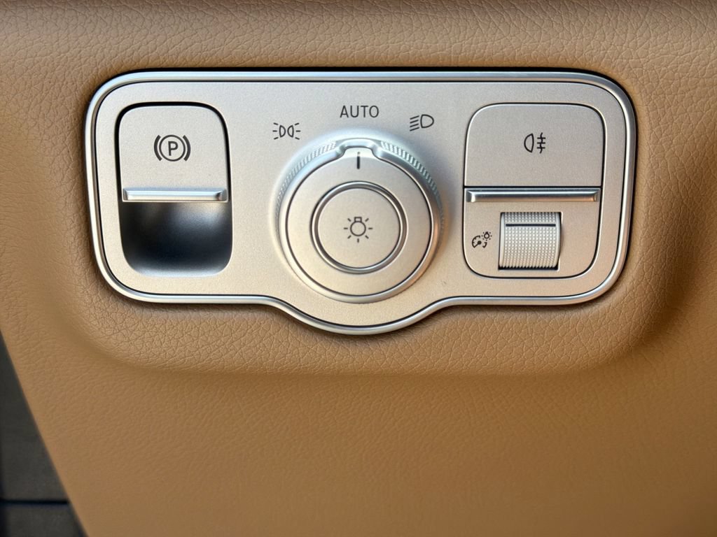 Used 2024 Mercedes-Benz GLS 450 4MATIC image 28