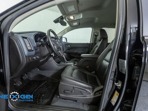 Used 2022 Chevrolet Colorado Z71 w/ Z71 Midnight Edition AWD/4WD image 11