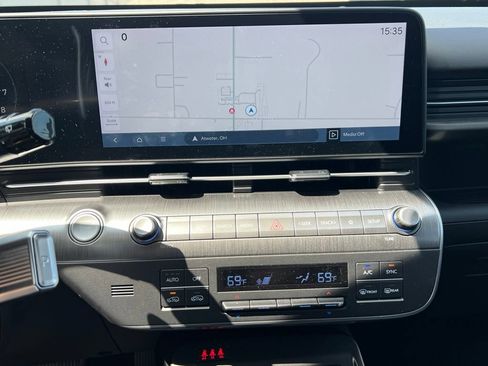 Used 2024 Hyundai Kona Limited AWD/4WD image 5