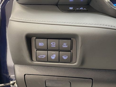 Used 2022 Toyota Highlander Platinum image 19