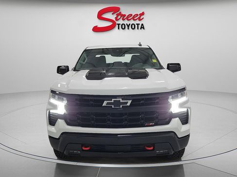 Used 2024 Chevrolet Silverado 1500 LT Trail Boss w/ Convenience Package II image 6