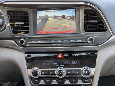 Used 2020 Hyundai Elantra SEL image 20