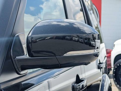 Used 2015 Land Rover LR4 HSE LUX image 13