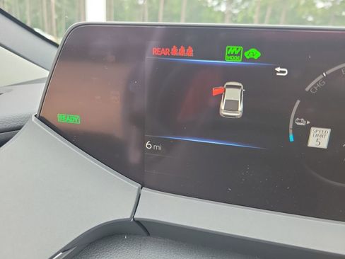 New 2026 Toyota Prius Plug-In Hybrid FWD image 32