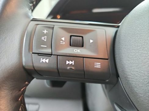 Used 2025 Nissan Pathfinder SL w/ SL Premium Package FWD image 26